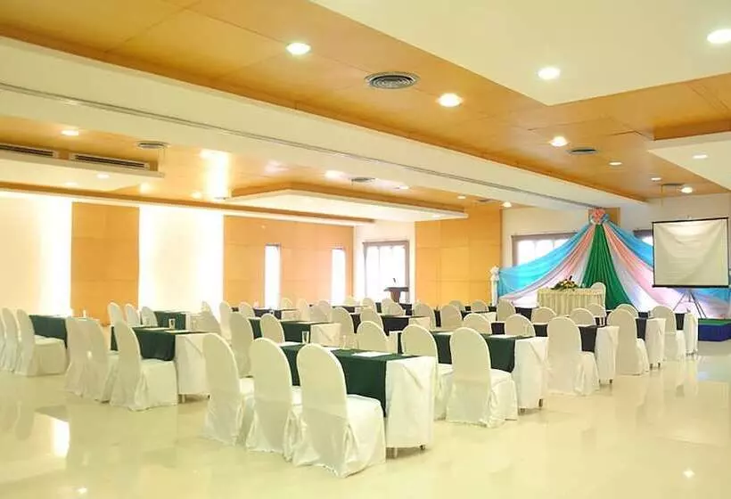 Hotelli Mercure Rayong Lomtalay Villas & Resort