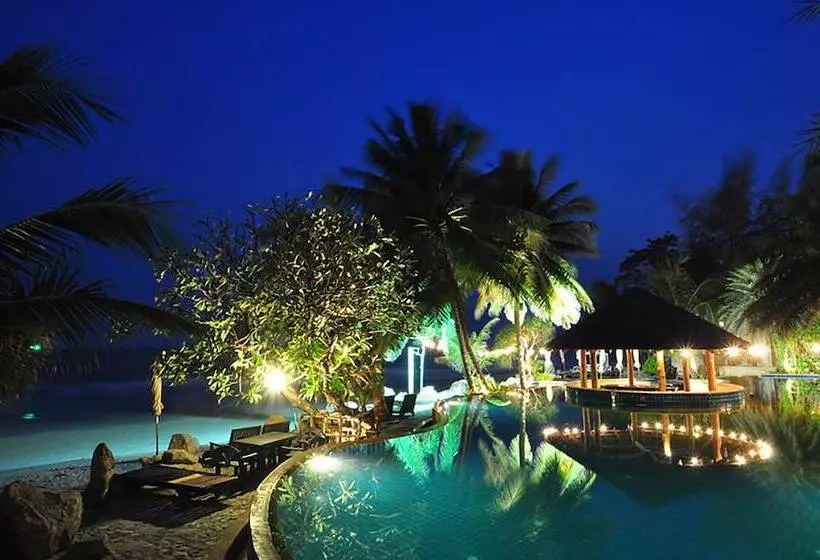Hotelli Mercure Rayong Lomtalay Villas & Resort