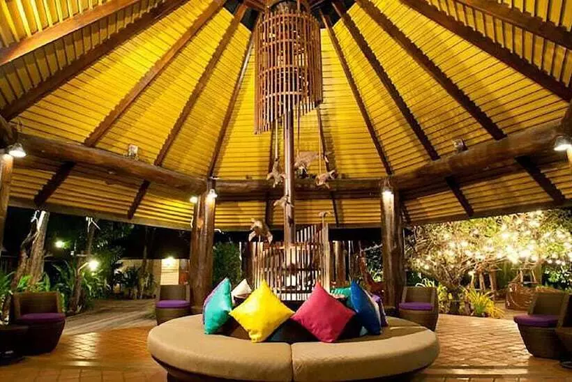 Hotelli Mercure Rayong Lomtalay Villas & Resort