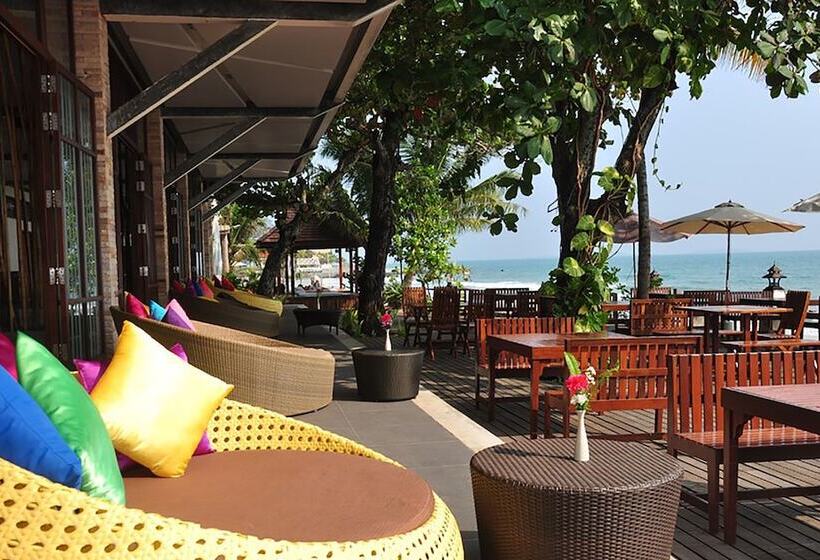 בית מלון כפרי Mercure Rayong Lomtalay Villas & Resort