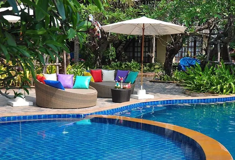 Hotelli Mercure Rayong Lomtalay Villas & Resort