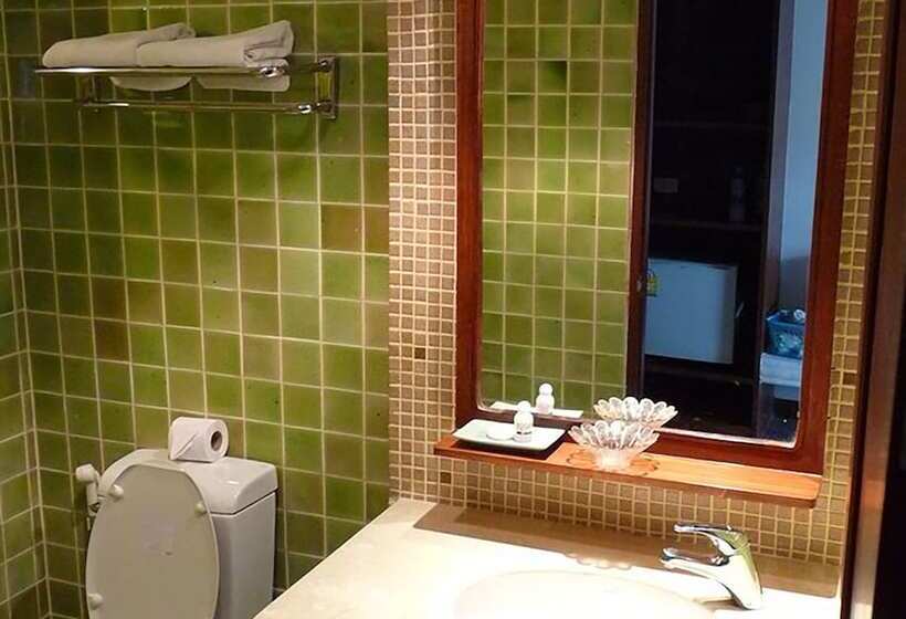 בית מלון כפרי Mercure Rayong Lomtalay Villas & Resort