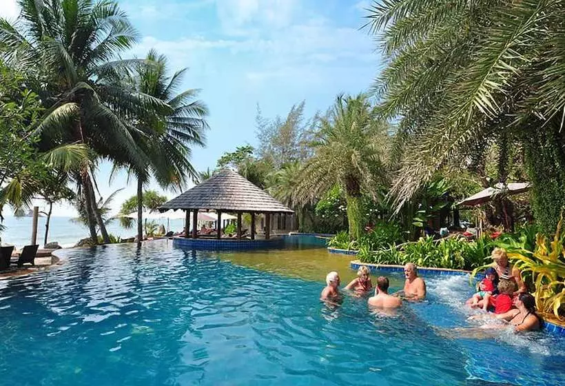 Hotelli Mercure Rayong Lomtalay Villas & Resort