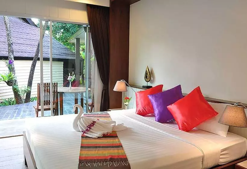Hotelli Mercure Rayong Lomtalay Villas & Resort