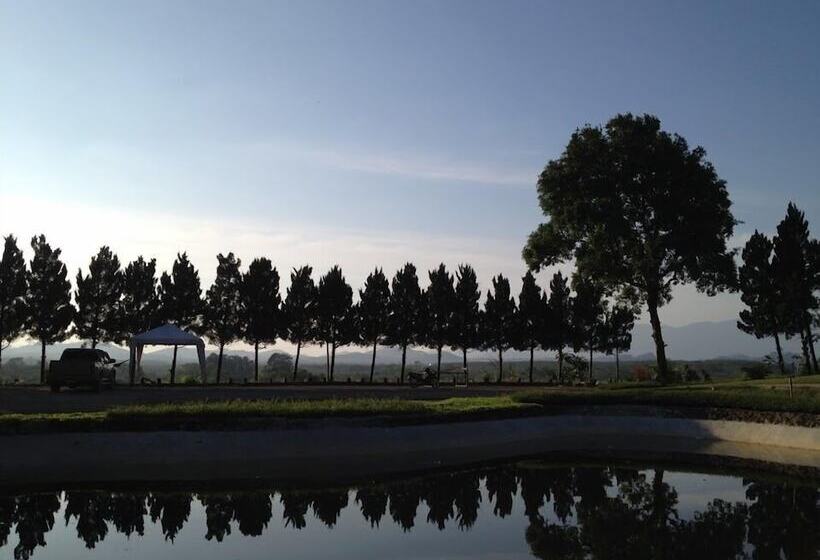 בית מלון כפרי Rabbiz Hill Resort