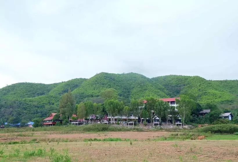 Hotelli Rimkaeng Resort