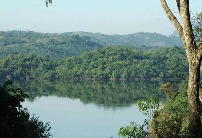 Hotelli River Garden Resort