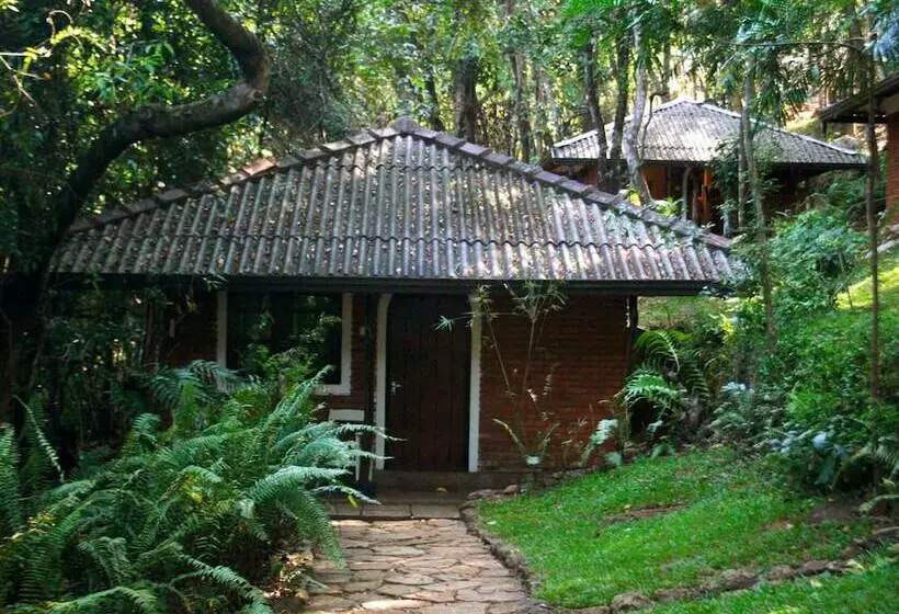 Hotelli River Garden Resort