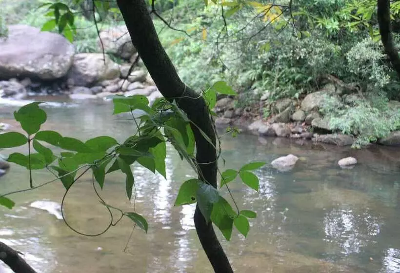 Hotelli River Garden Resort