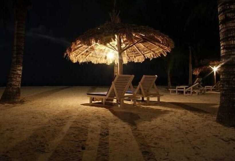 هتل Silver Sand Neil