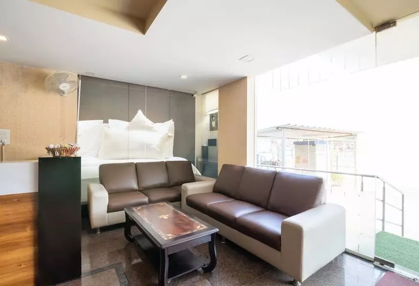 Oyo 2183 Hotel Fortune City