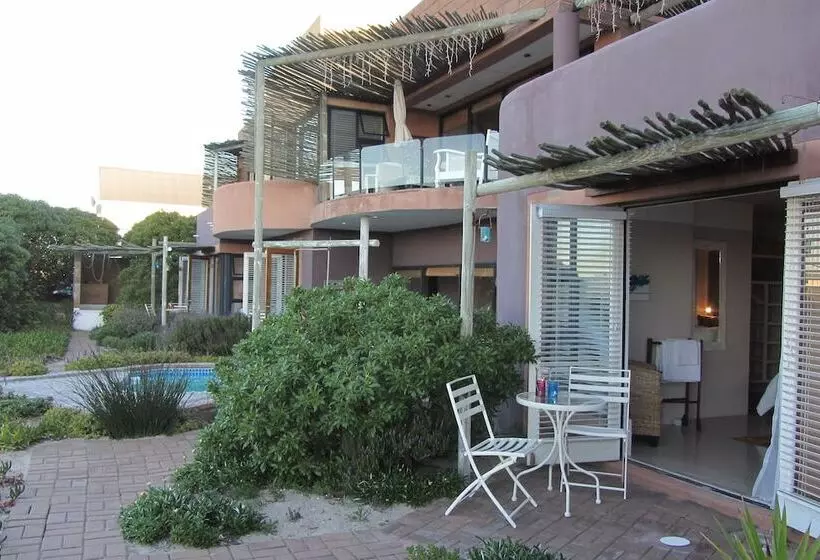 Majatalo Absolute Beach