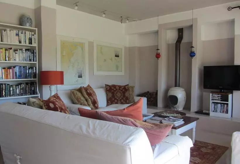 Majatalo Absolute Beach