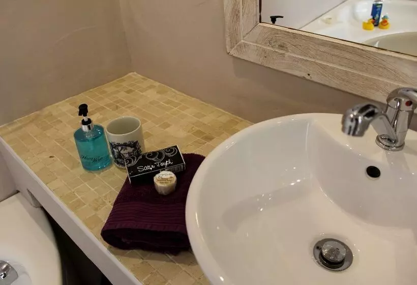 Majatalo Absolute Beach