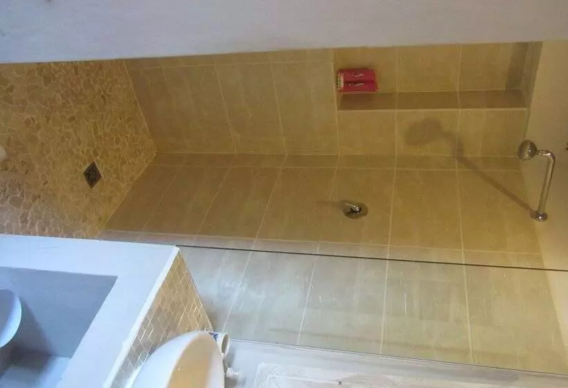 Majatalo Absolute Beach