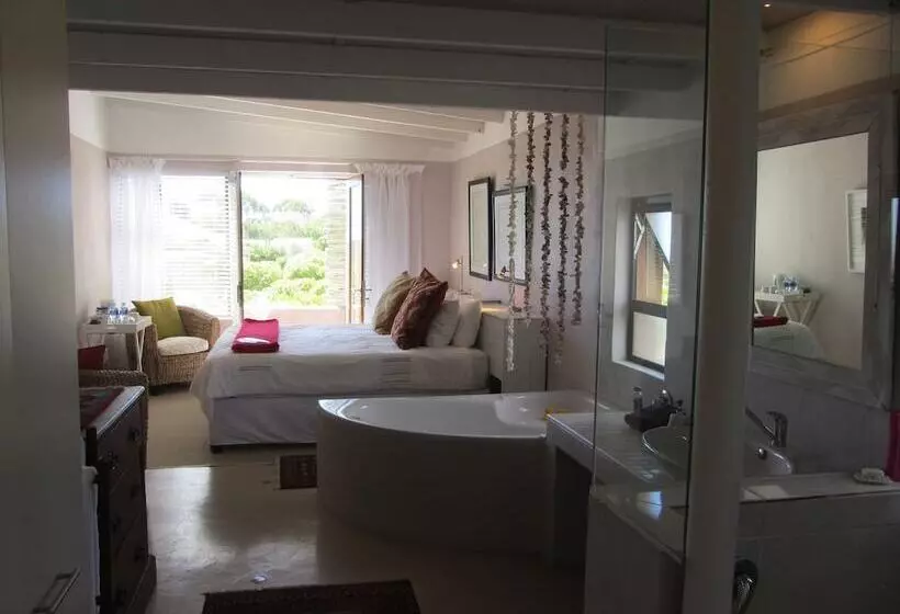 Majatalo Absolute Beach