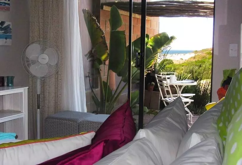 Majatalo Absolute Beach