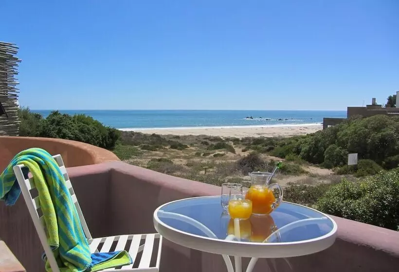 Majatalo Absolute Beach