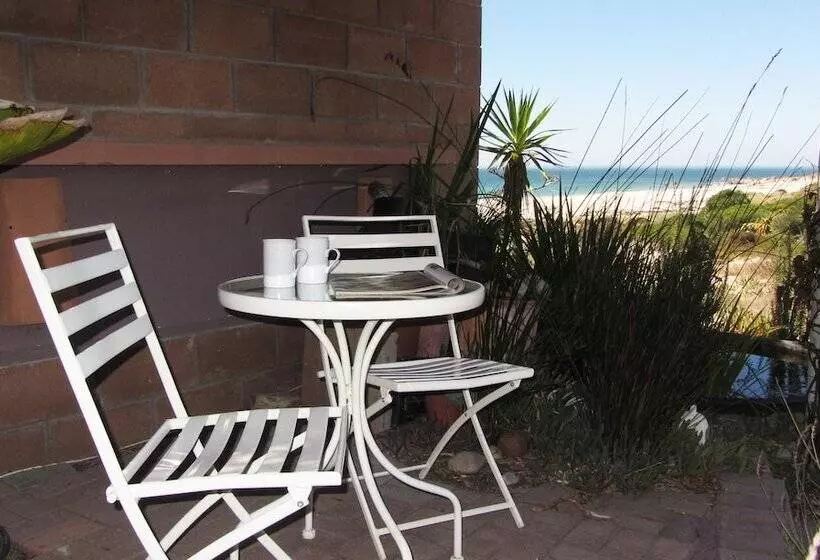 Majatalo Absolute Beach