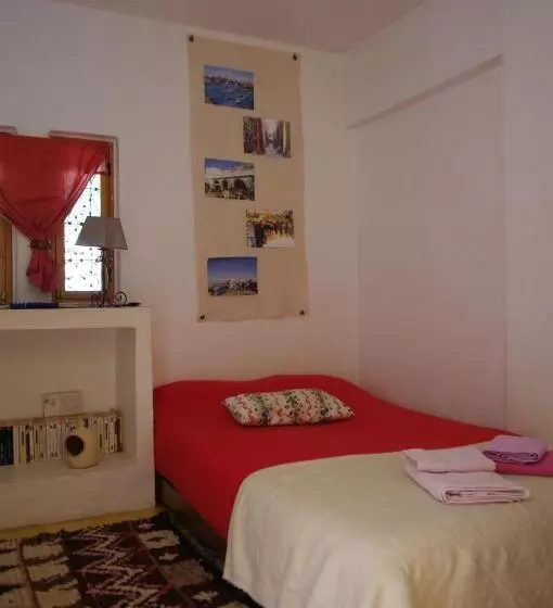 Majatalo Au Bord De L Eau