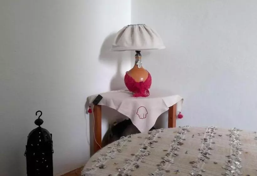 Majatalo Au Bord De L Eau