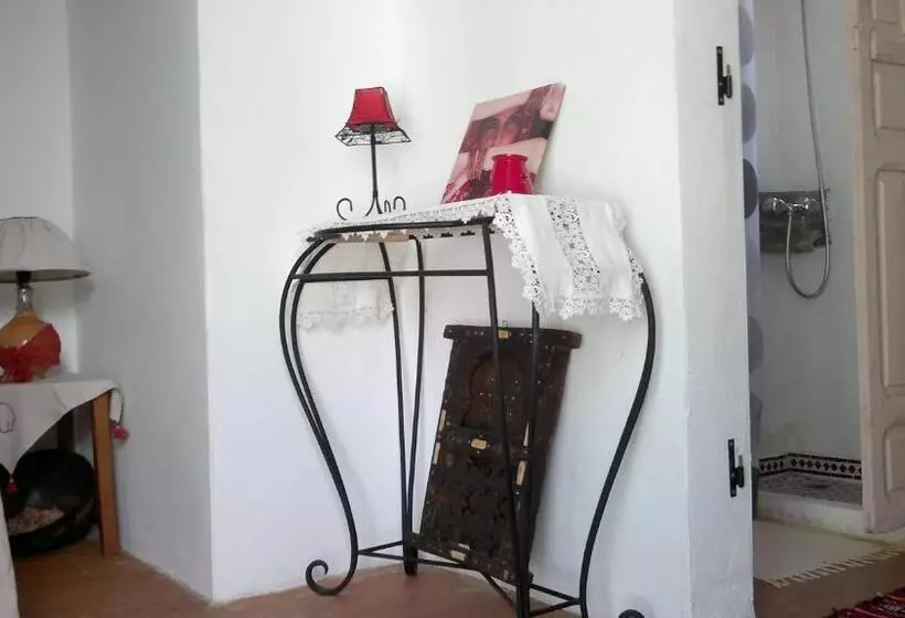 Majatalo Au Bord De L Eau