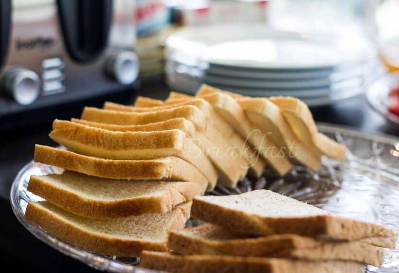 پانسیون Hop On Phuket