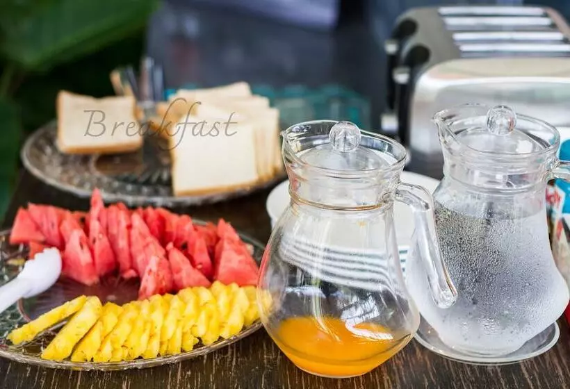 ペンション Hop On Phuket