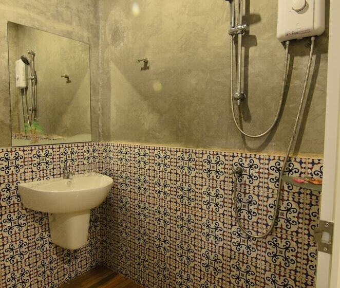 پانسیون Hop On Phuket