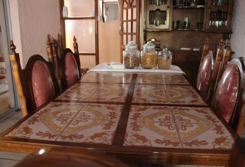 Pension Mohlongwafatshe Guest House