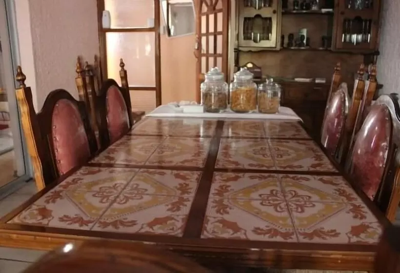 ペンション Mohlongwafatshe Guest House