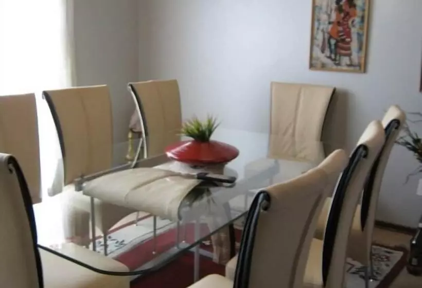 ペンション Mohlongwafatshe Guest House