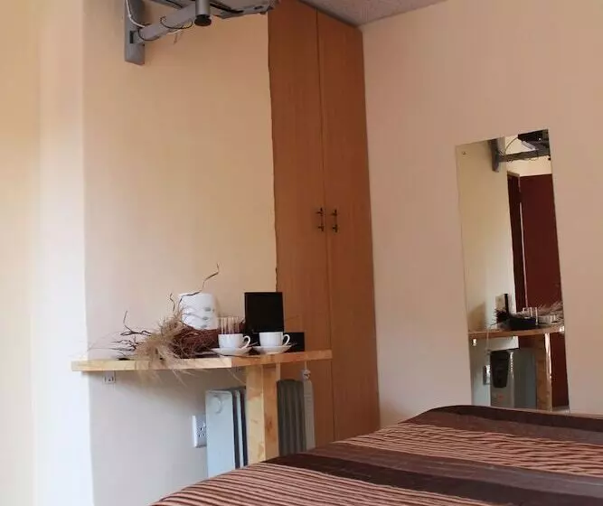 ペンション Mohlongwafatshe Guest House