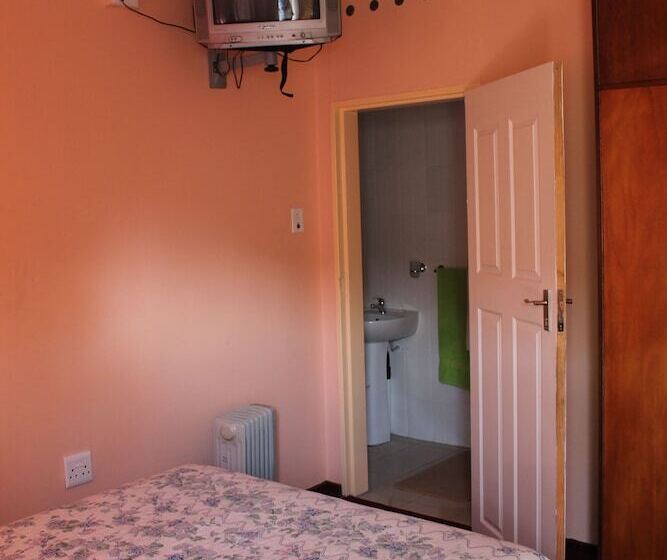 Pension Mohlongwafatshe Guest House