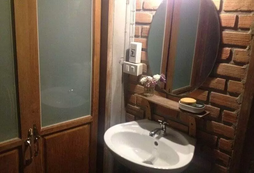 Baan Somlim Homestay   Hostel