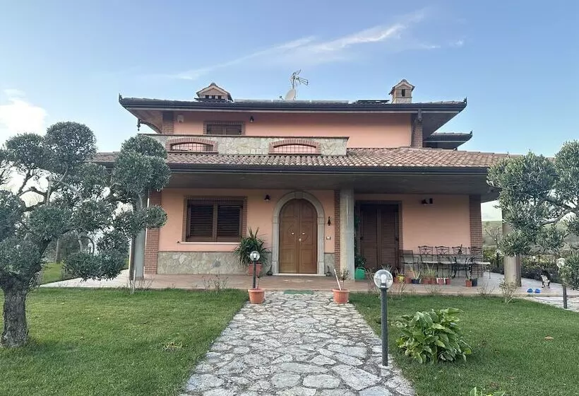 Aamiaismajoitus (B&B) Villa Ulivi