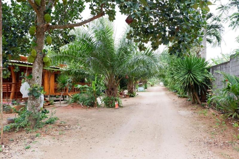 בית מלון כפרי Baansuan Resort