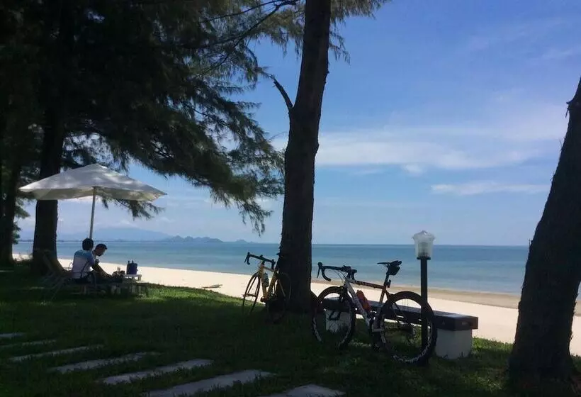 ホテル Greenseaviewresort Bangsaphan