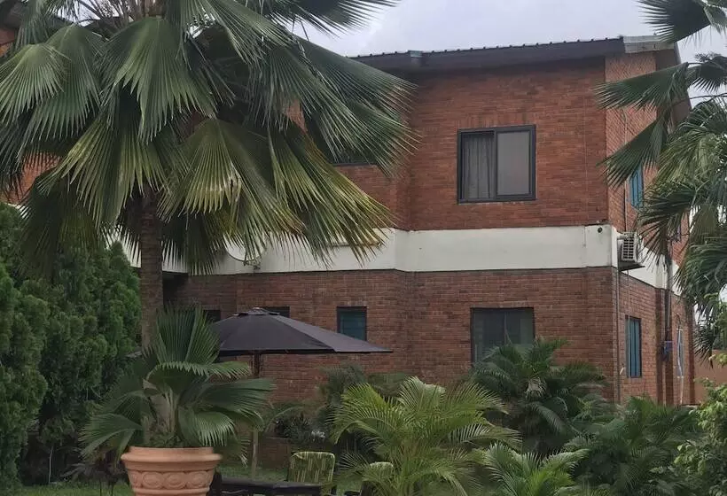 Hotelli Joy Family Lodge