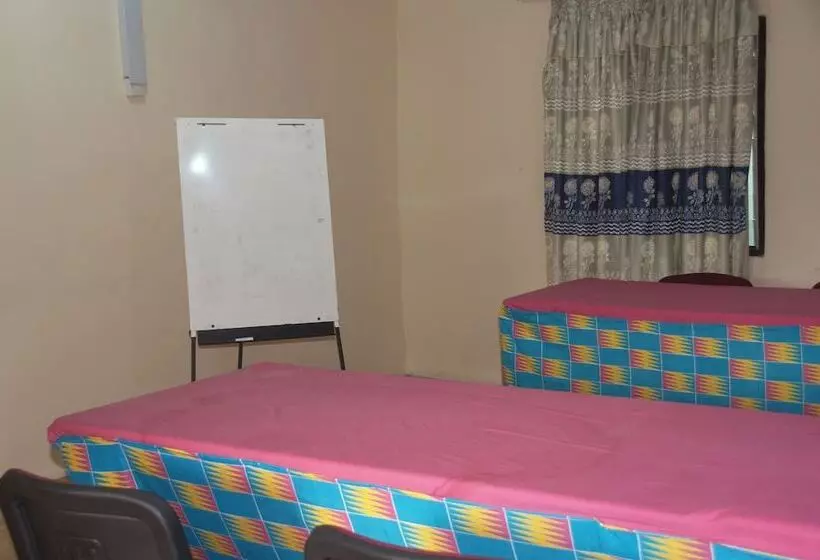 Hotelli Joy Family Lodge