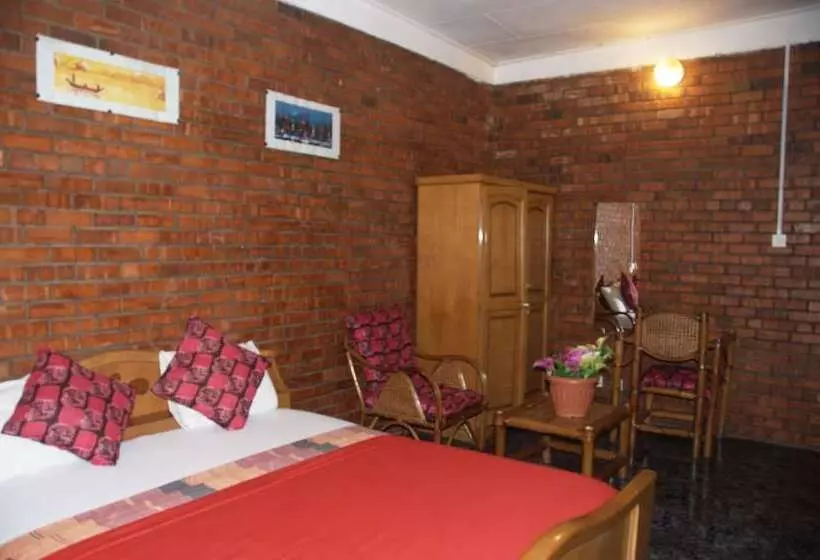 Hotelli Joy Family Lodge