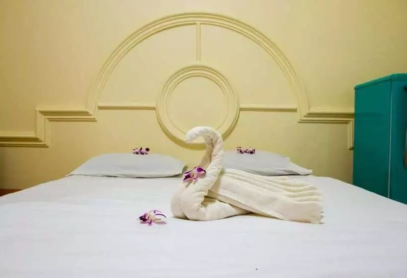 ホテル Ratchapreuk Resort