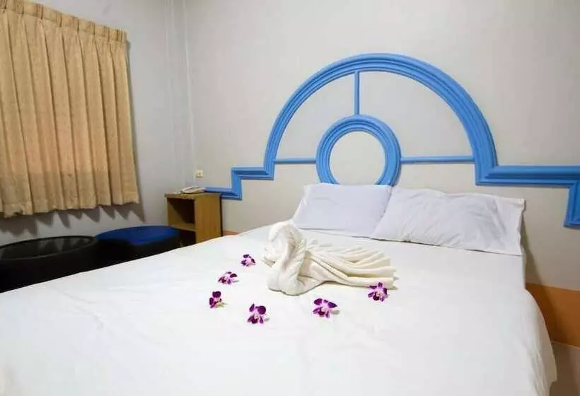 ホテル Ratchapreuk Resort