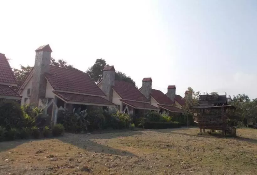 ホテル Ratchapreuk Resort