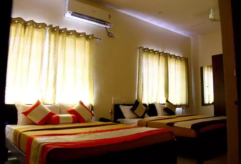 Hotelli Royal Suvarna Comforts
