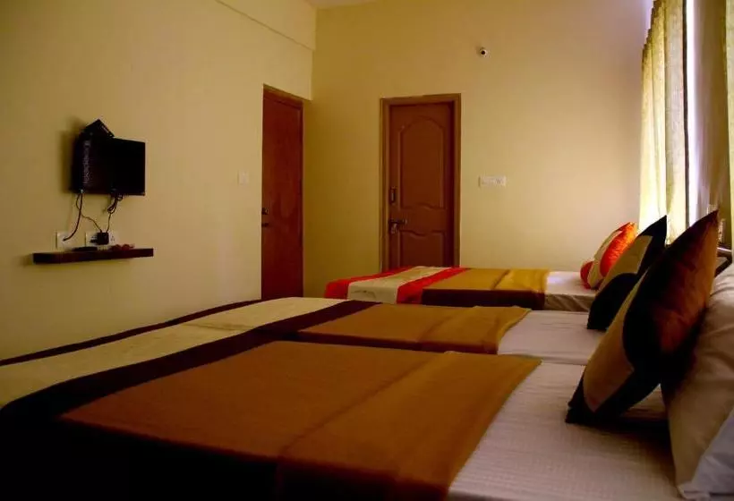 Hotelli Royal Suvarna Comforts