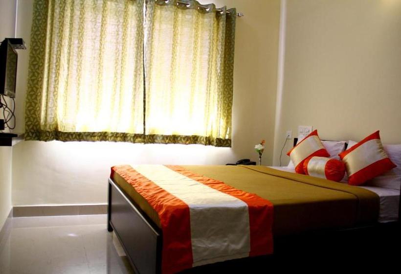 ホテル Royal Suvarna Comforts