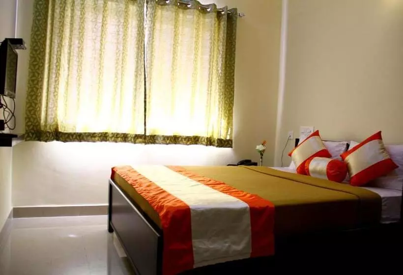 Hotelli Royal Suvarna Comforts