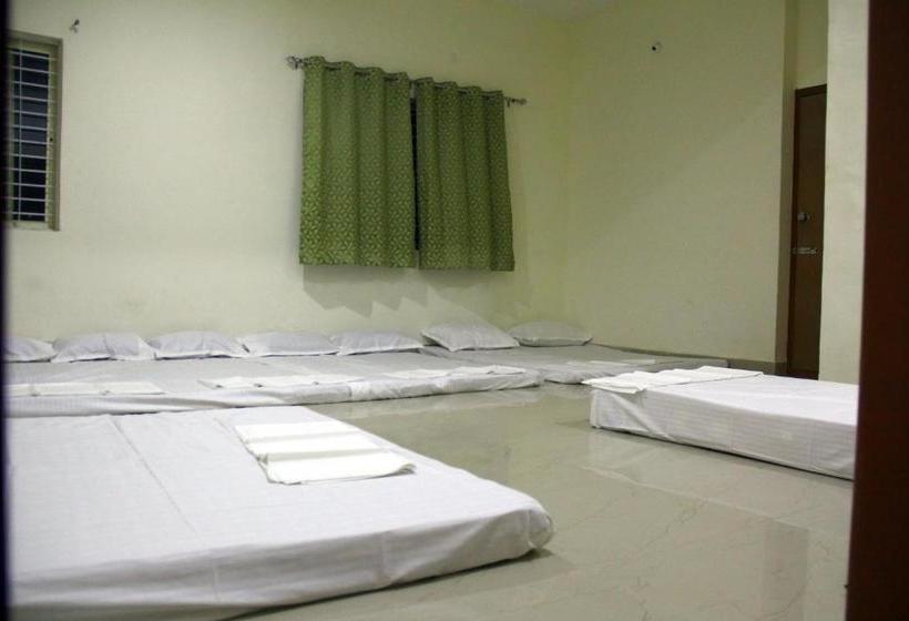 ホテル Royal Suvarna Comforts