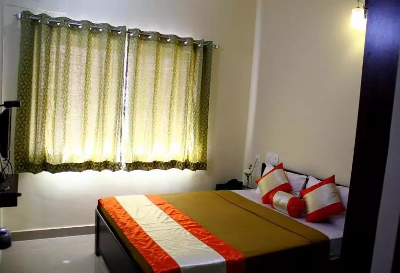 Hotelli Royal Suvarna Comforts